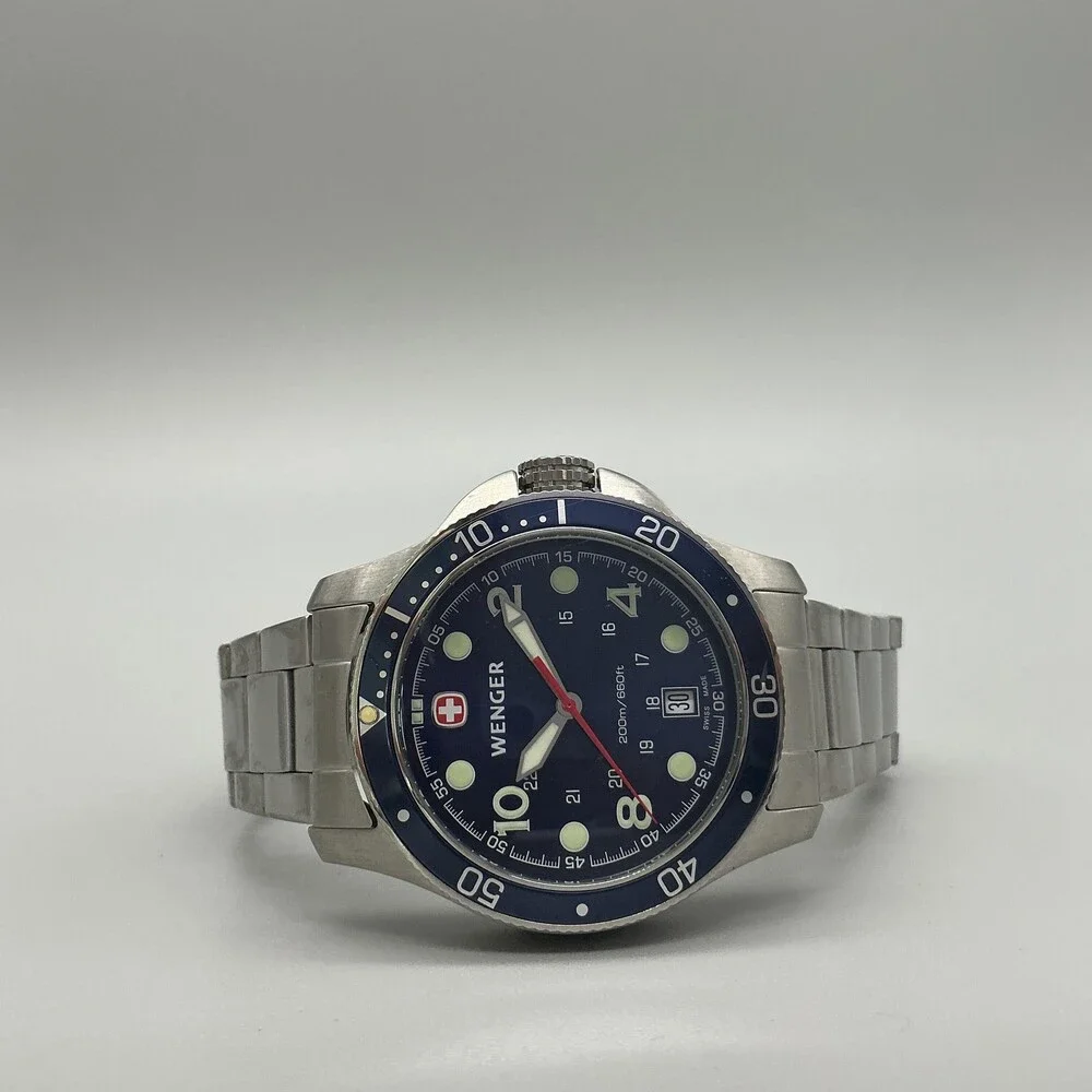 Wenger Mens Watch 42mm Blue Dial Stainless Diver 7246XT Swiss New Battery 8.25